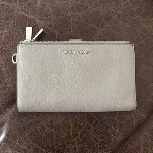 Michael Kors Adele smartphone wallet